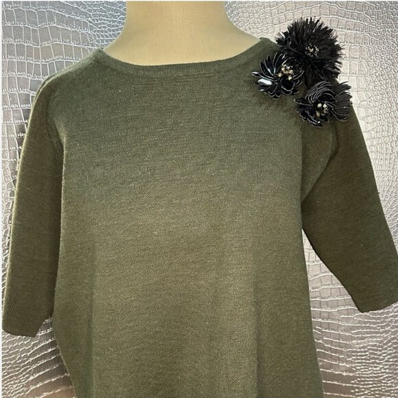 Essentiel Antwerp Forest Green Wool Sweater Black Flower Accent Size Medium - Picture 1 of 9